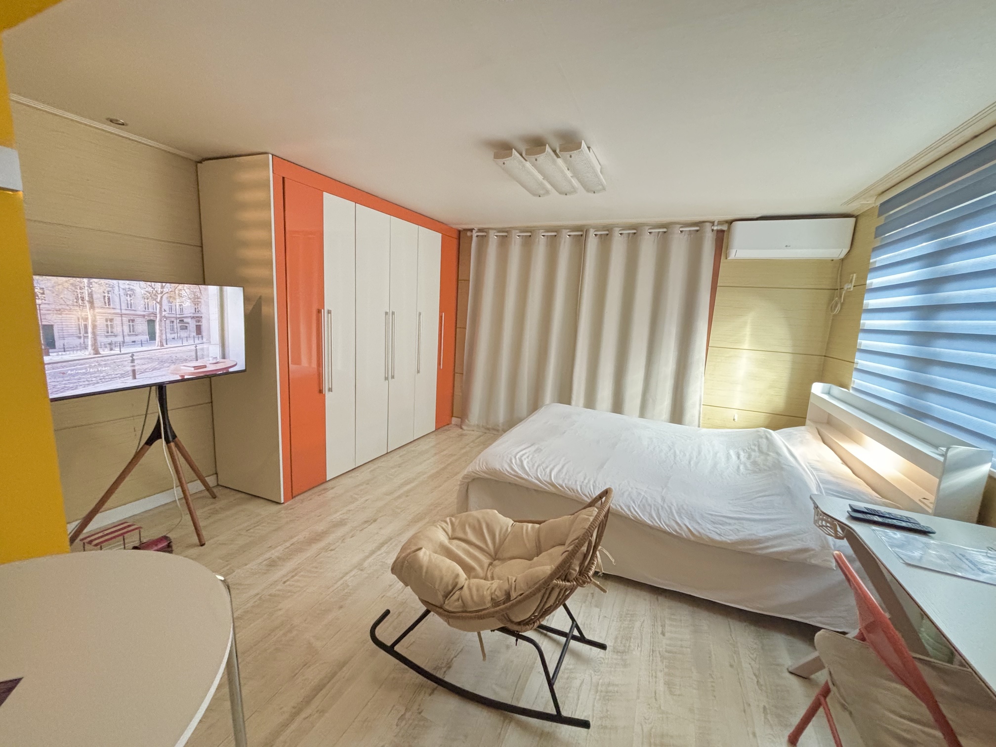 Raon, time to fill your color gallery image