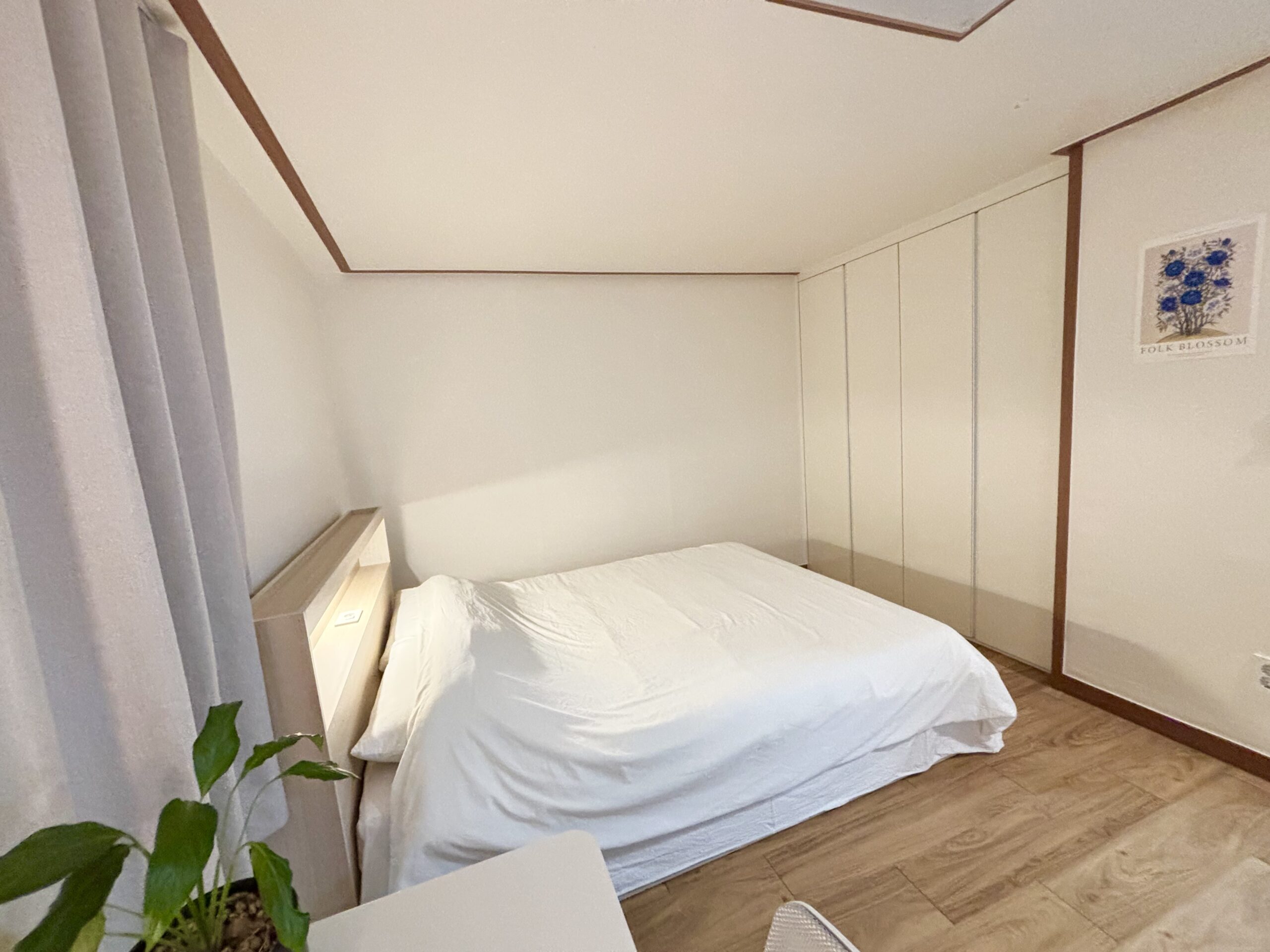 Boda, blue 12m above gallery image