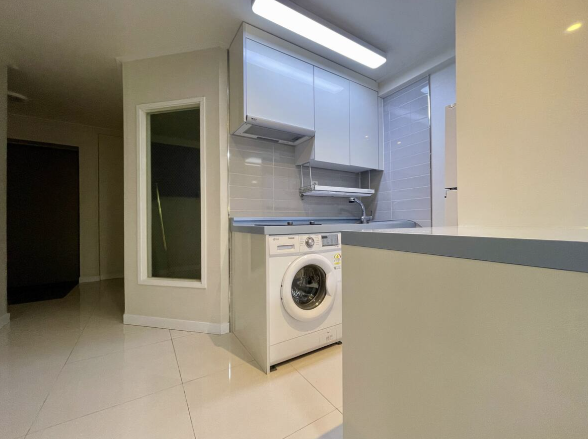 Goyo, Stillness in Motion gallery image