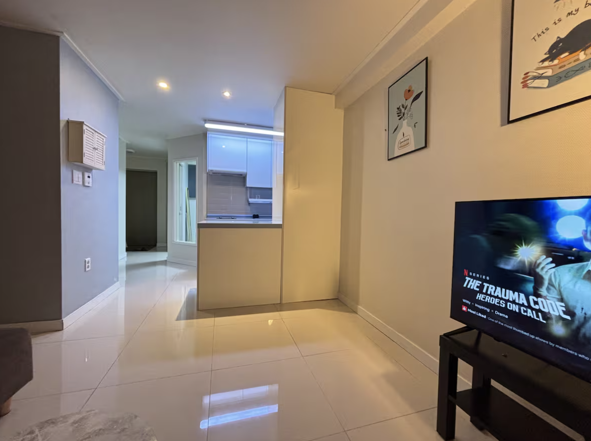 Goyo, Stillness in Motion gallery image