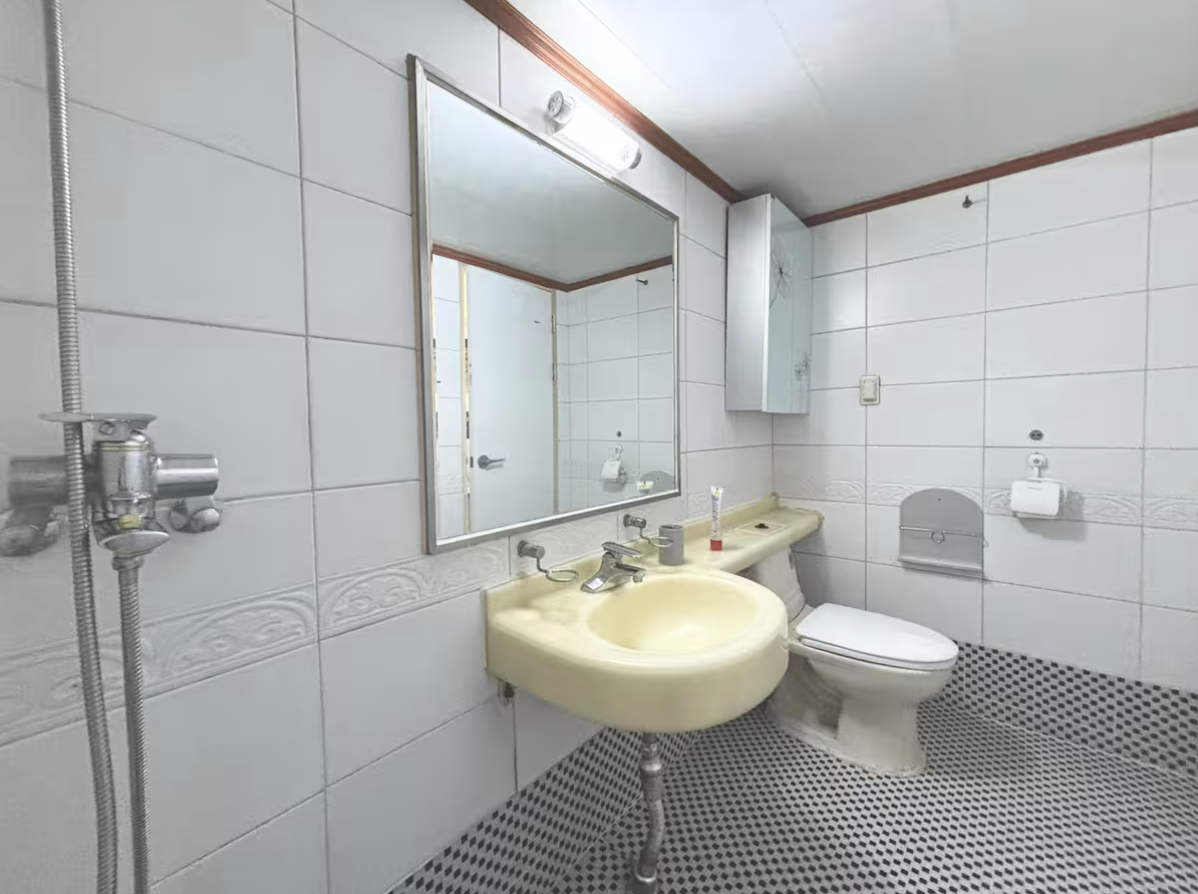 Suzak, each life, each artwork gallery image