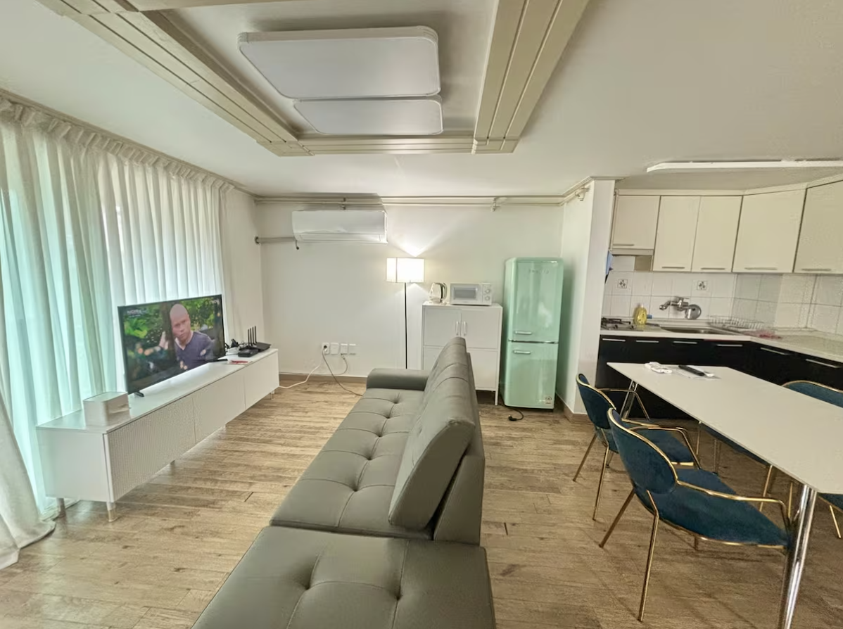 Doran, happy together gallery image